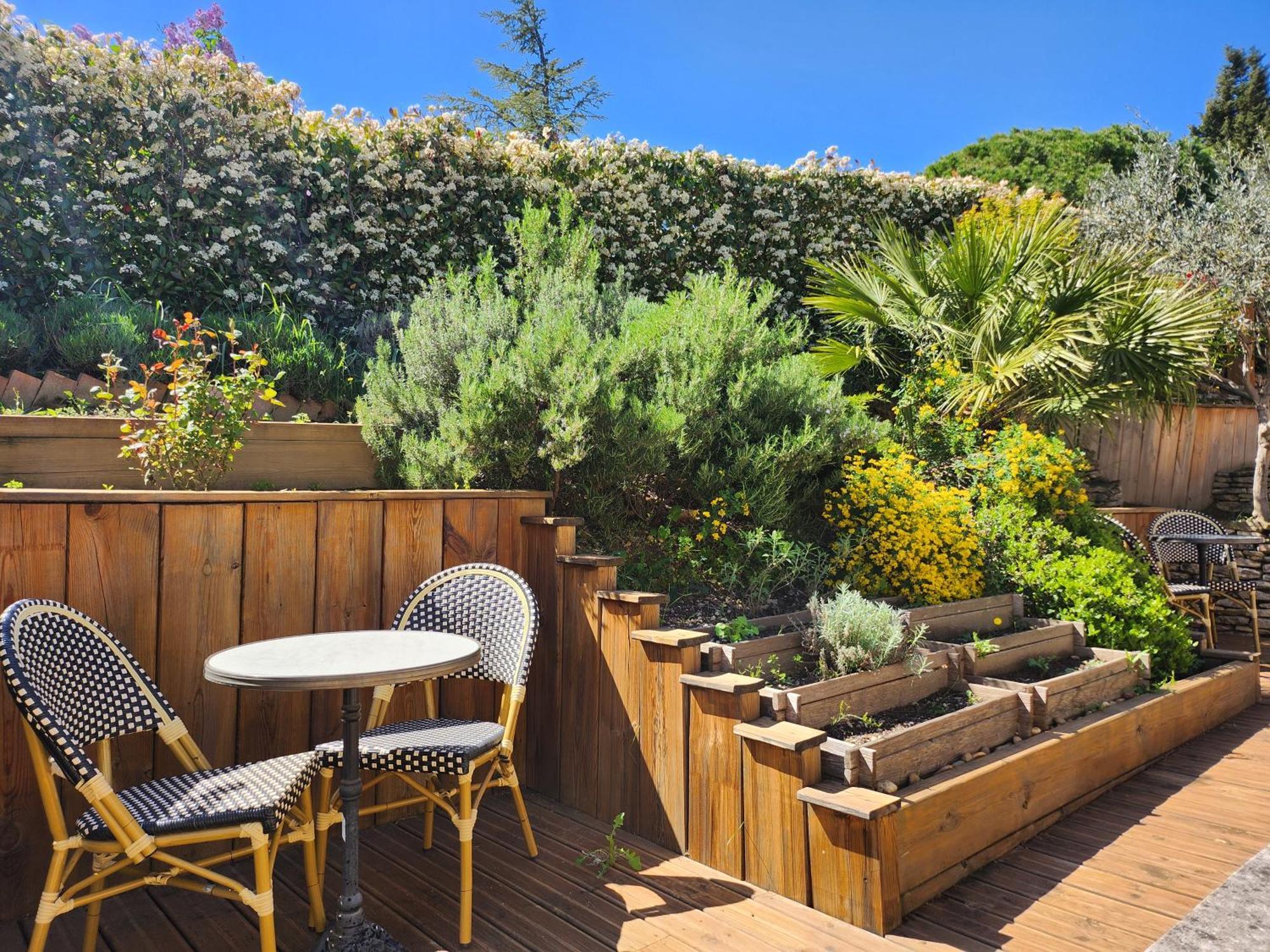 Saint-Saturnin-lès-Avignon Domaine Les Gendalis B&B 외부 사진