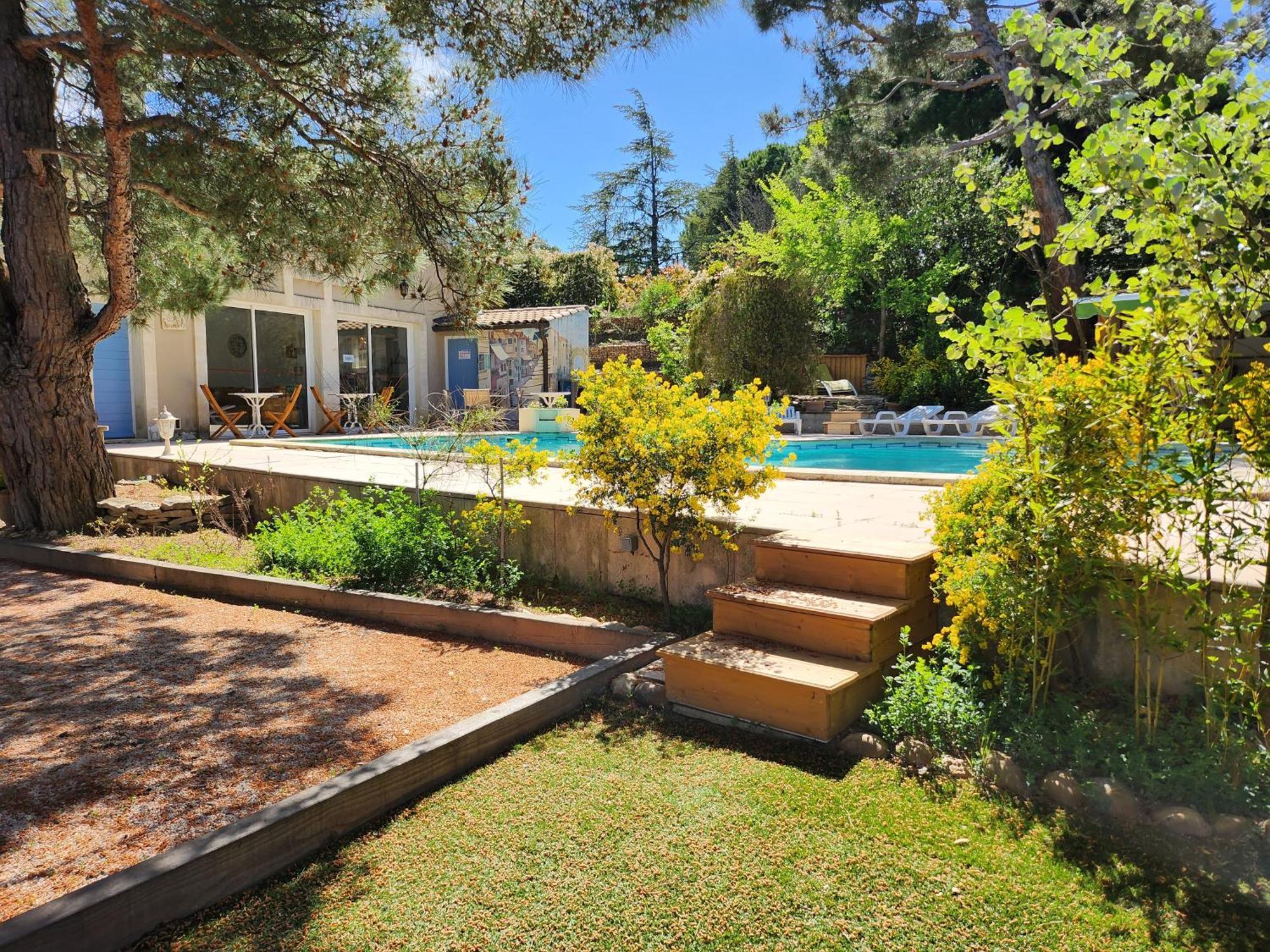 Saint-Saturnin-lès-Avignon Domaine Les Gendalis B&B 외부 사진