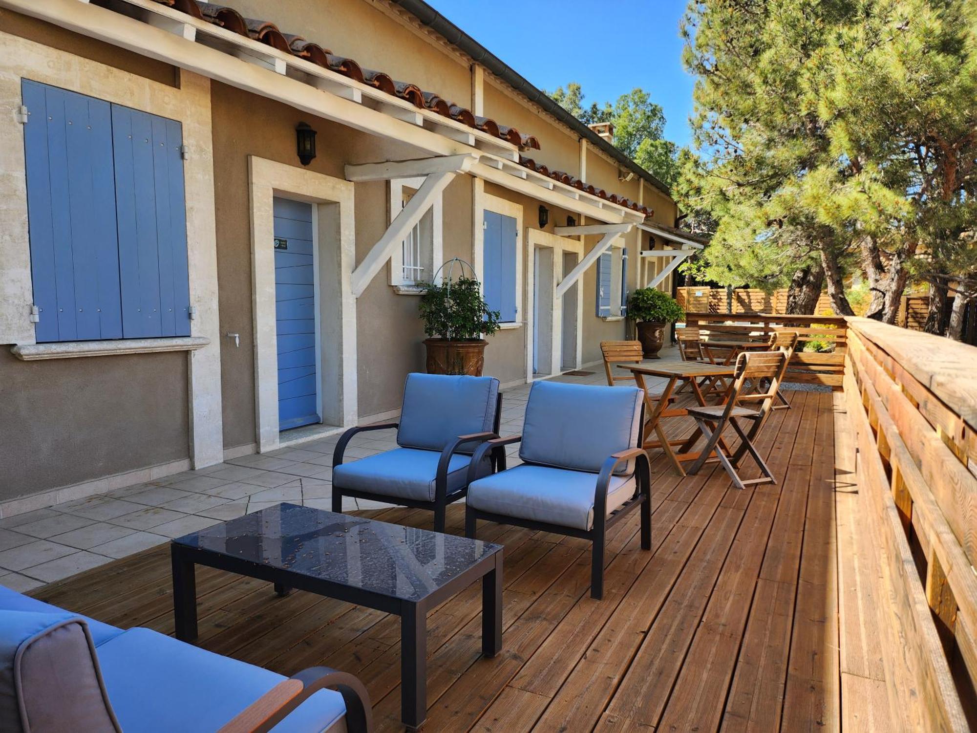 Saint-Saturnin-lès-Avignon Domaine Les Gendalis B&B 외부 사진