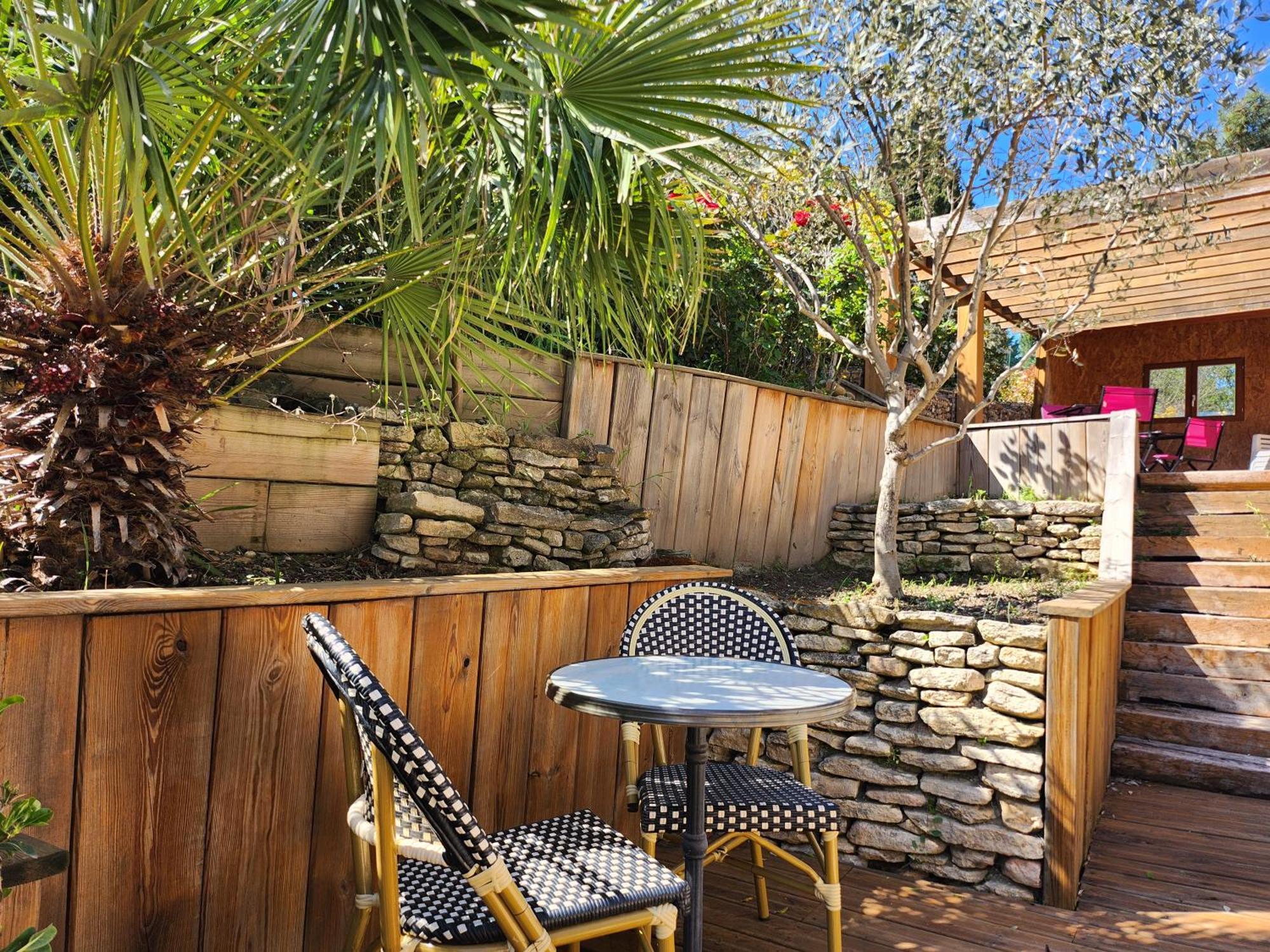 Saint-Saturnin-lès-Avignon Domaine Les Gendalis B&B 외부 사진